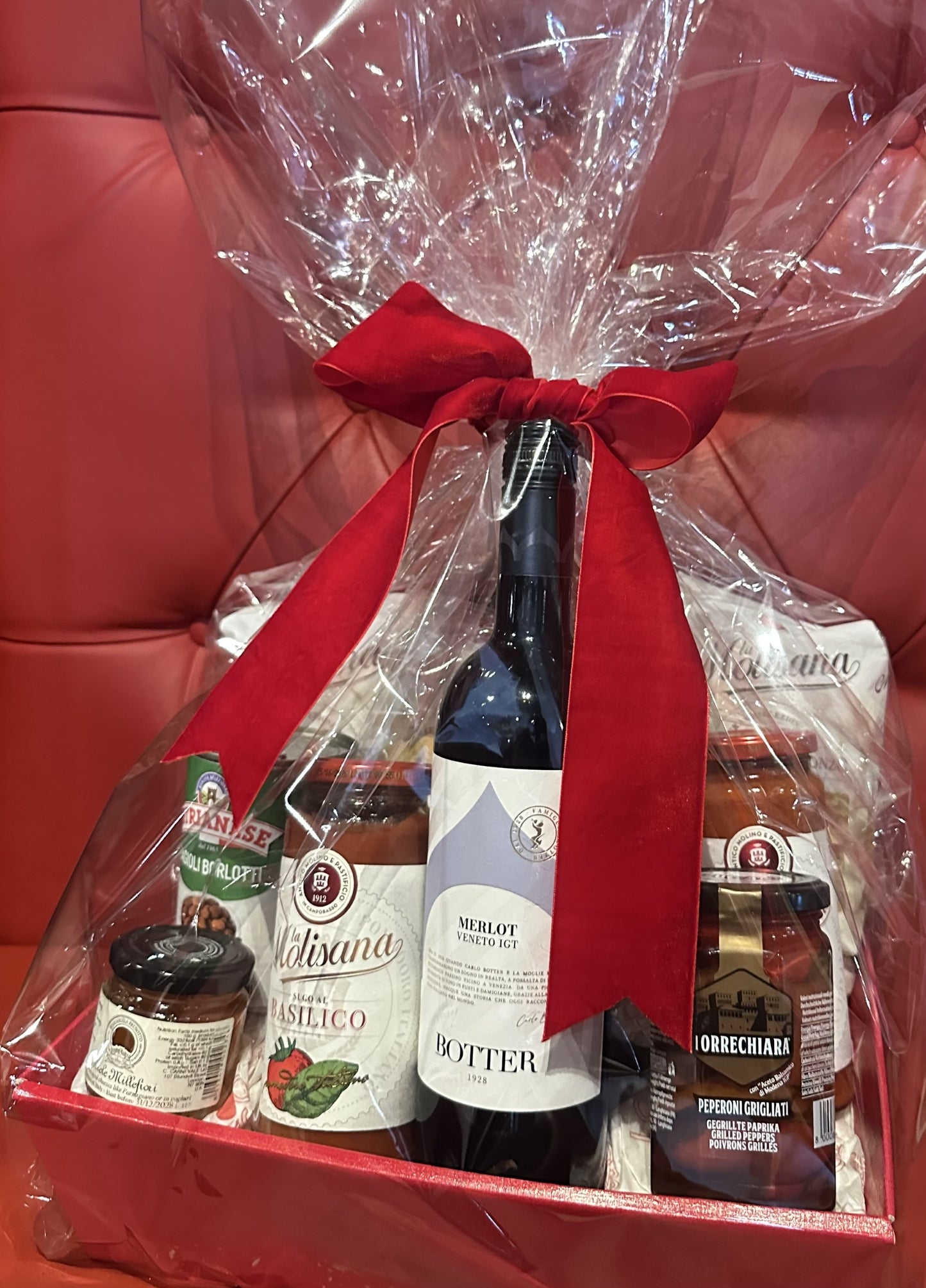The Christmas Pantry Hamper (with red wine)