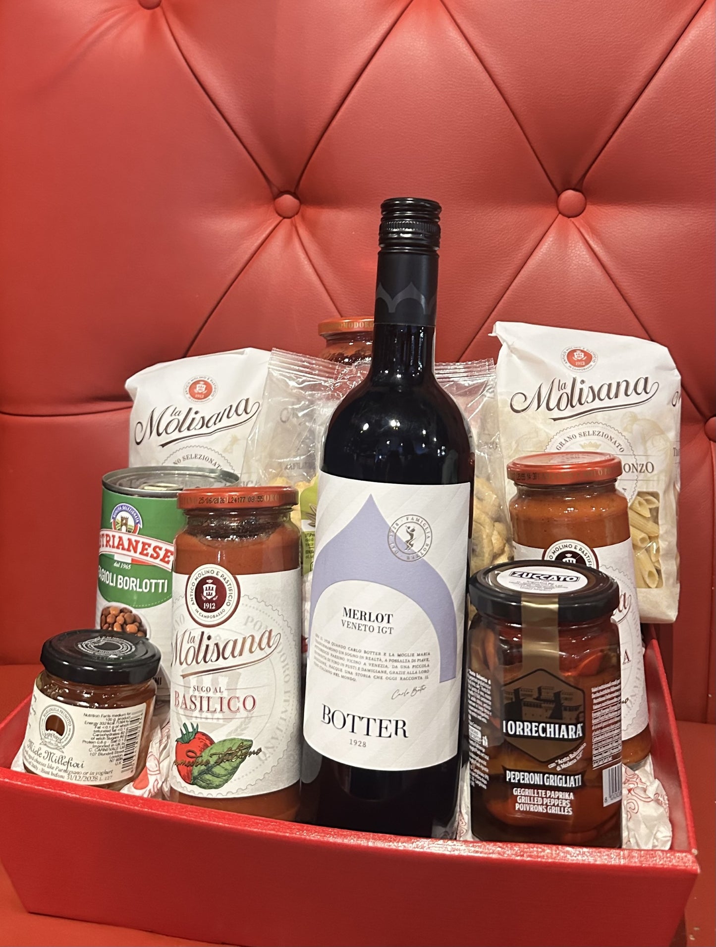 The Christmas Pantry Hamper (with red wine)