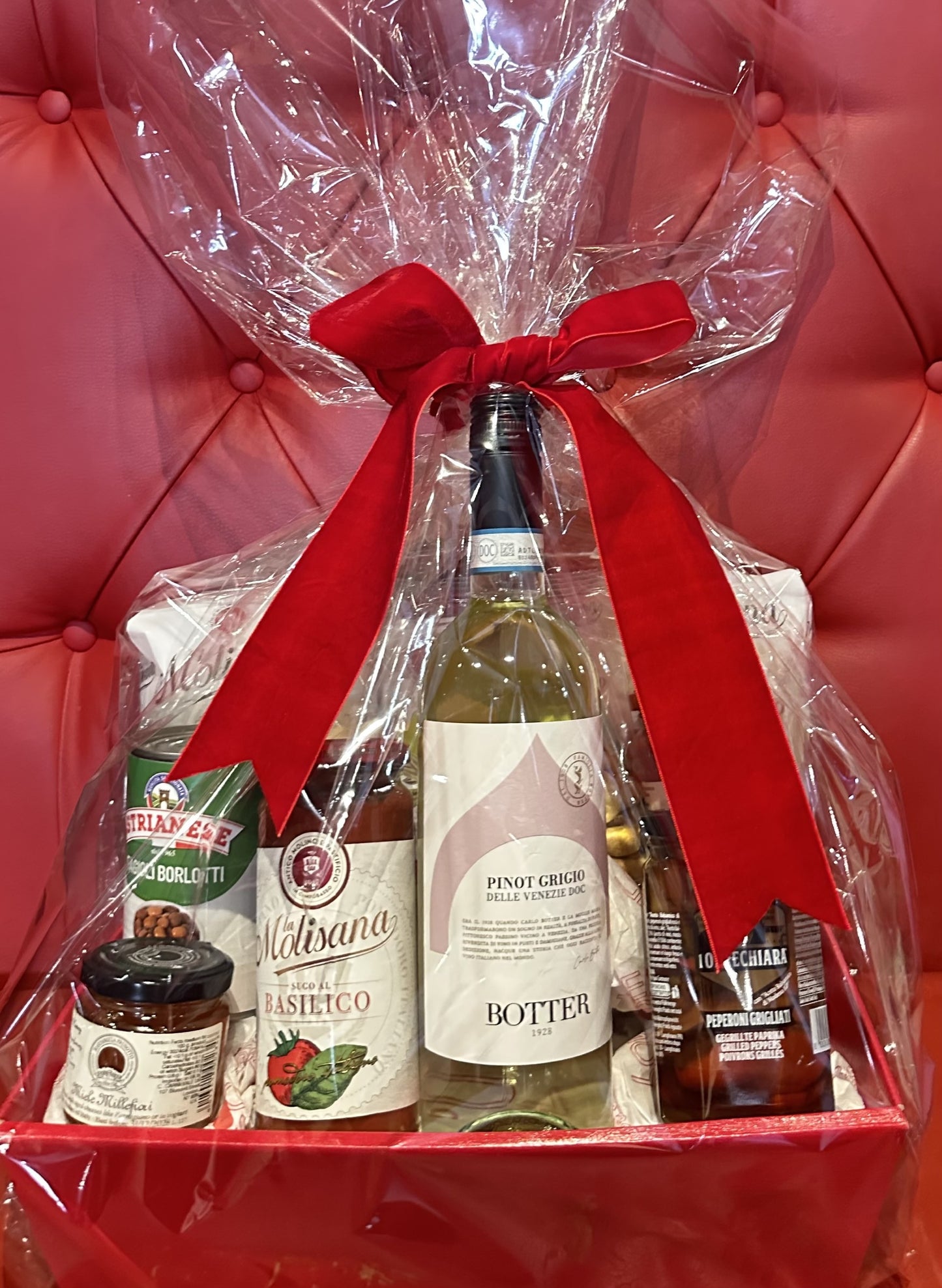 The Christmas Pantry Hamper (with white wine)
